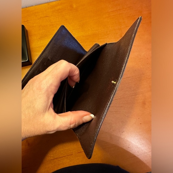 Louis Vuitton Vintage Damier Medium Compact Wallet. VGUC. - Picture 6 of 13